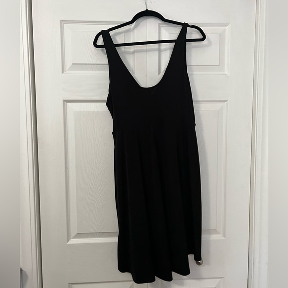 NWOT EXPRESS FAUX WRAP DRESS - BLACK - Picture 2 of 6